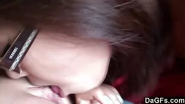 Handjob action με τη σέξι Nicole Brook από το χχχ κορη Immoral live
