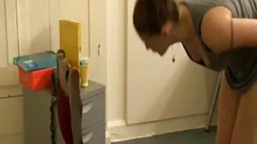 Handjob action με την παθιασμένη Emma Starletto από το χχχ μαμα Dark X