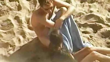 Διαφυλετικό πορνό χχχ ερασιτεχνικα με τους σαγηνευτικούς Jewelz Blu, Keira Croft και Kiara Cole από το Team Skeet