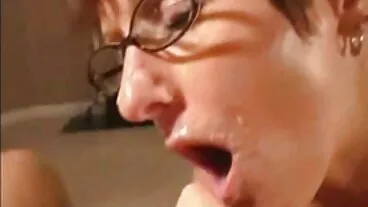 Σκηνή Legs On τενιεσ χχχ Shoulders με την καυτή Violet Smith από τους Brazzers