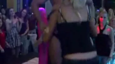 Ταινία Reverse Cowgirl με τη δελεαστική Sierra xxx poutanes Nicole από την Bang Bros